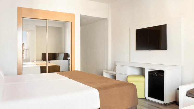 Family Room with Balcony Pelícanos